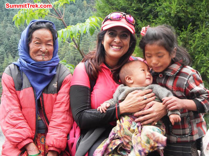 Sangeeta meets a family along the path to Everest basecamp. Photo by Tile Nuru Sherpa