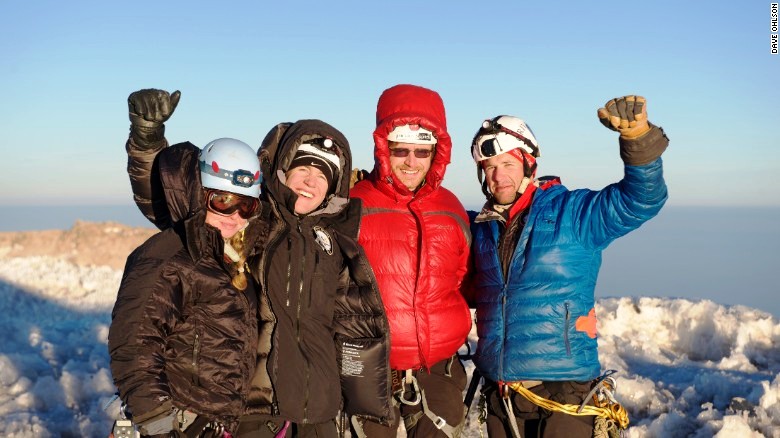 US Veterans Climb Mount Everest to Raise Awareness of Military