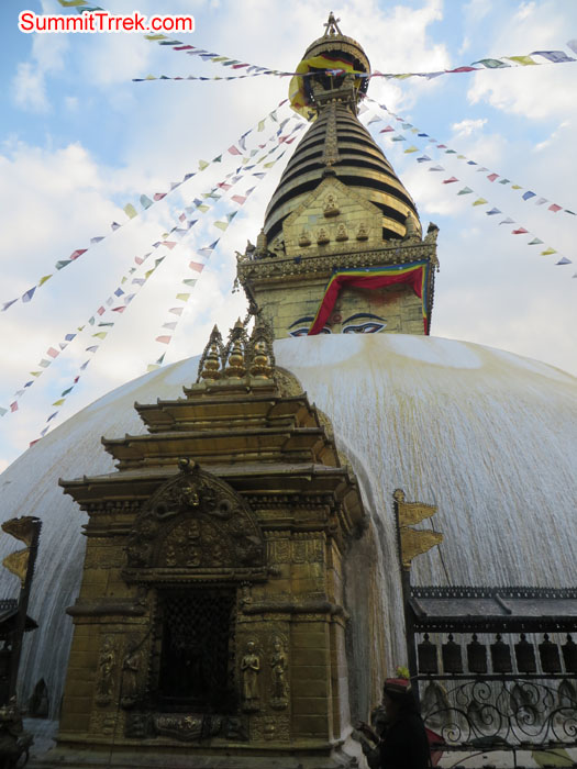 One of the oldest stupa lies in Center of Kathmandu, which is call Shoyambhu Nath. Photo Aless.