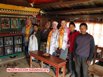 nepal volunteer trek, service trek group at school