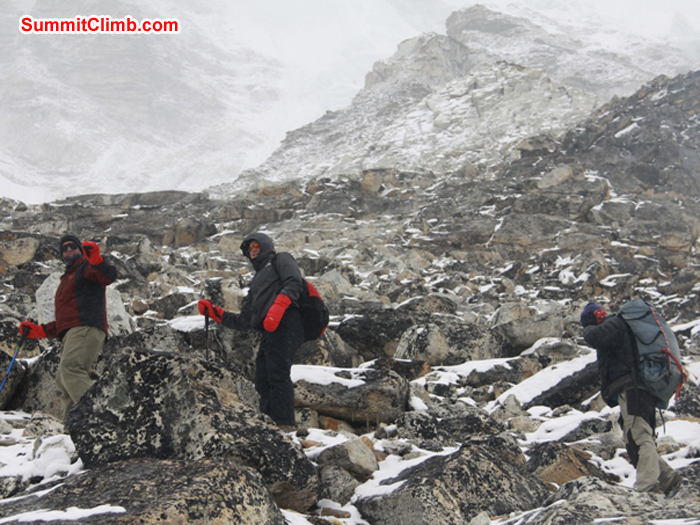 Dan Mazur, Scott Smith, and Bir Bahadur Tamang on an acclimatization walk to 5650 metres - 18,500 feet. Monika Witkowska Photo.